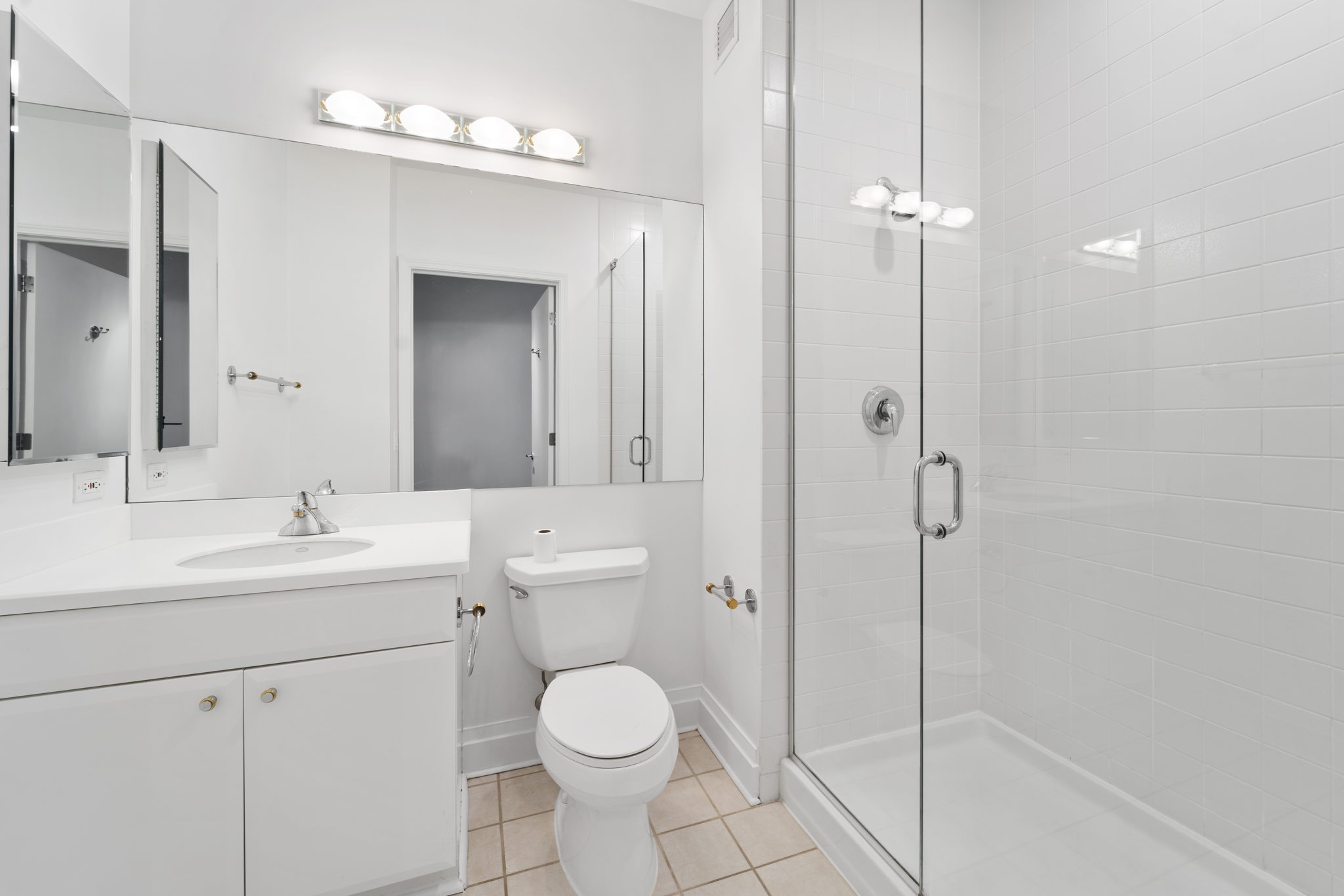 33 W Ontario St, Chicago, IL 60654, USA Photo 11