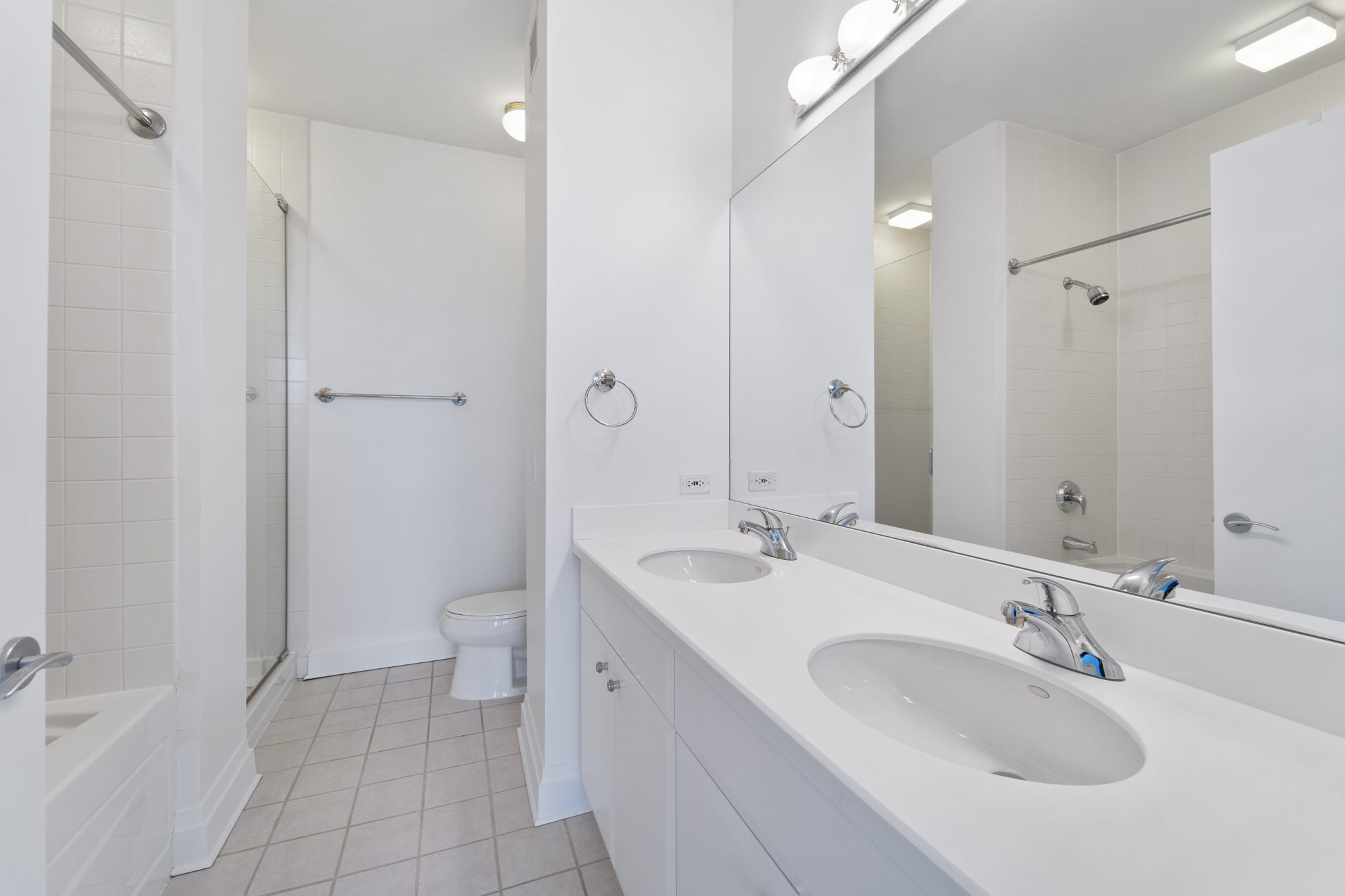 33 W Ontario St, Chicago, IL 60654, USA Photo 7