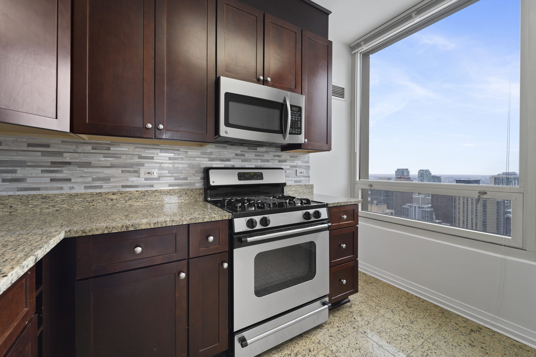 33 W Ontario St, Chicago, IL 60654, USA Photo 15