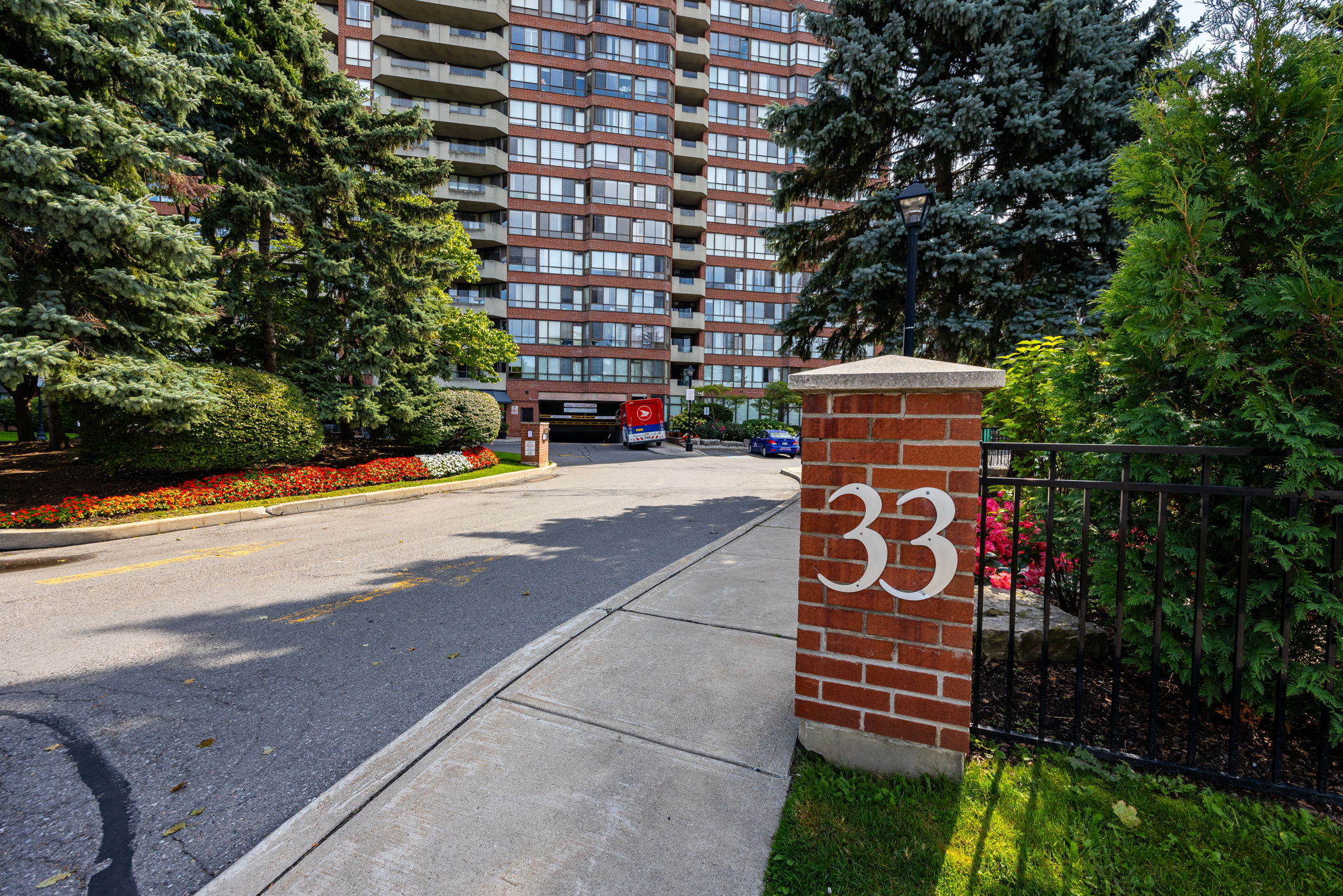 Richmond Hill property showcase — delivered property photograph 2