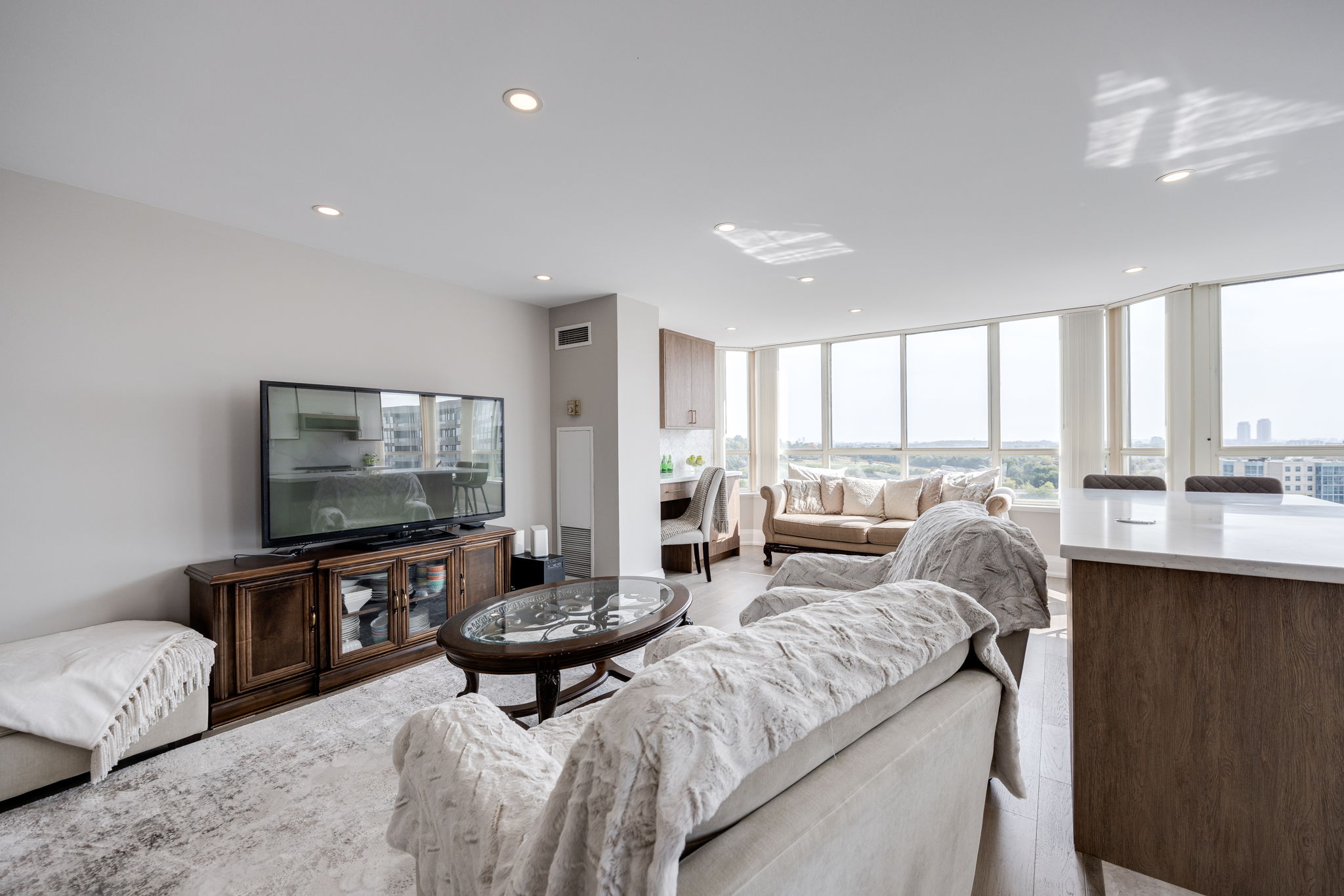 Richmond Hill property showcase — delivered property photograph 8