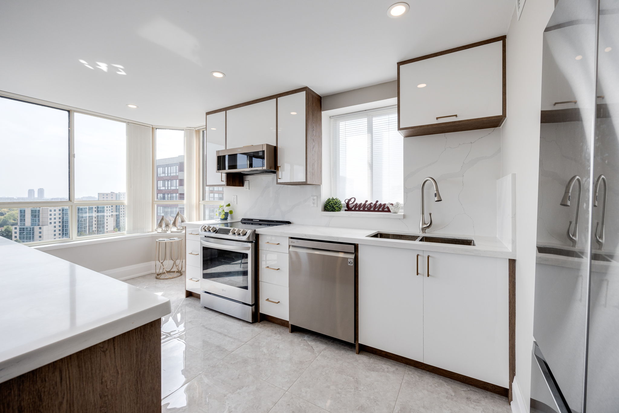 Richmond Hill property showcase — delivered property photograph 15