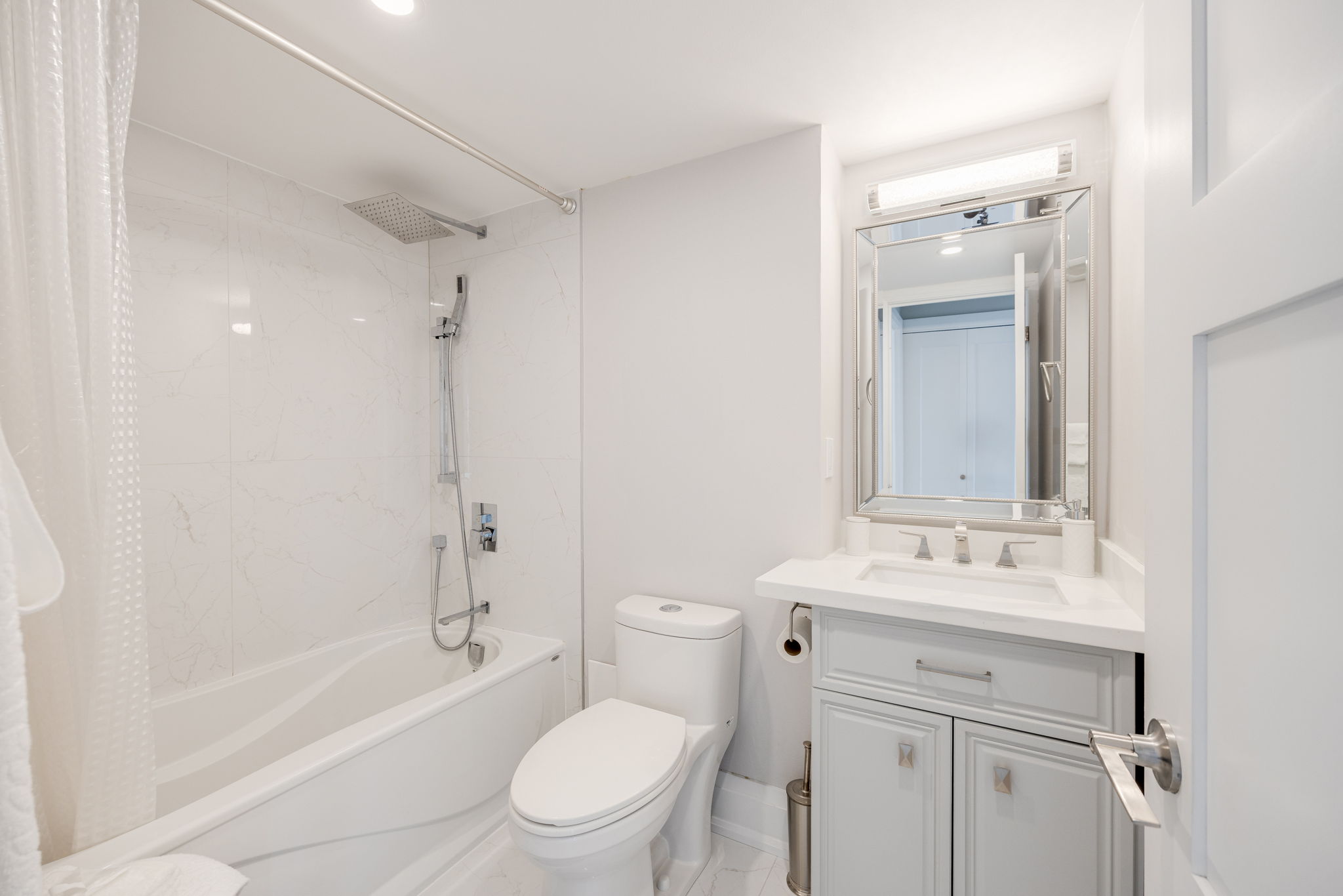 Richmond Hill property showcase — delivered property photograph 33