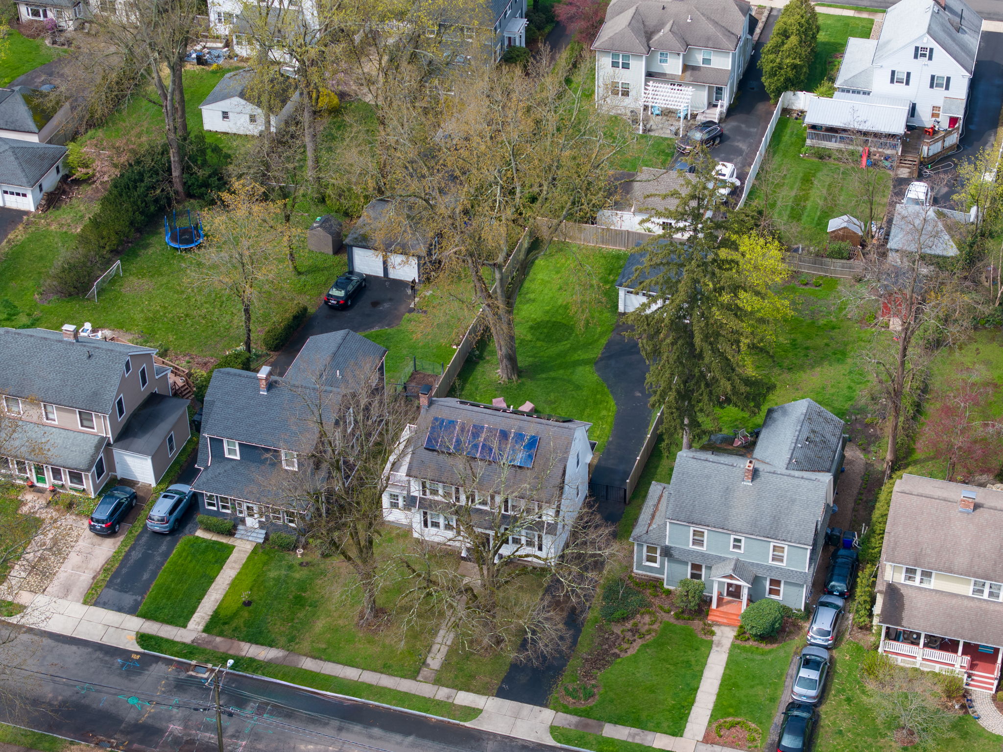 Huge, fenced in yard