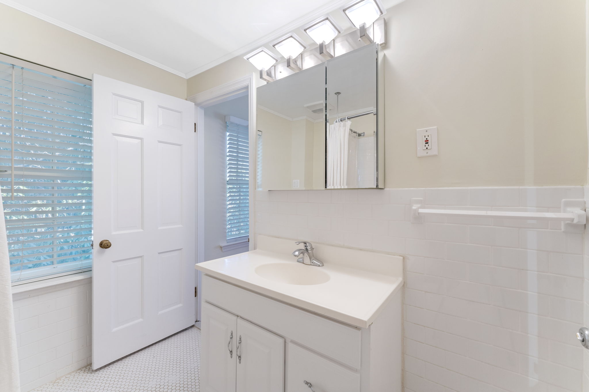 330 Millbank Rd, Bryn Mawr, PA 19010, USA Photo 21