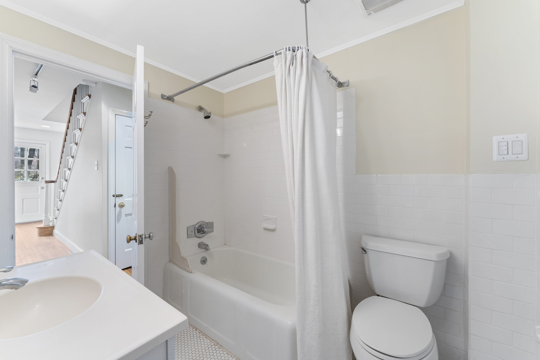 330 Millbank Rd, Bryn Mawr, PA 19010, USA Photo 22