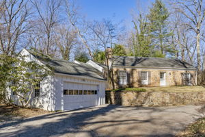 330 Millbank Rd, Bryn Mawr, PA 19010, USA Photo 2