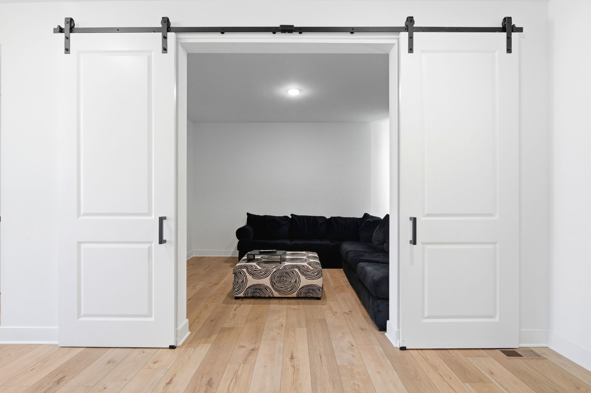 Interiors (3)