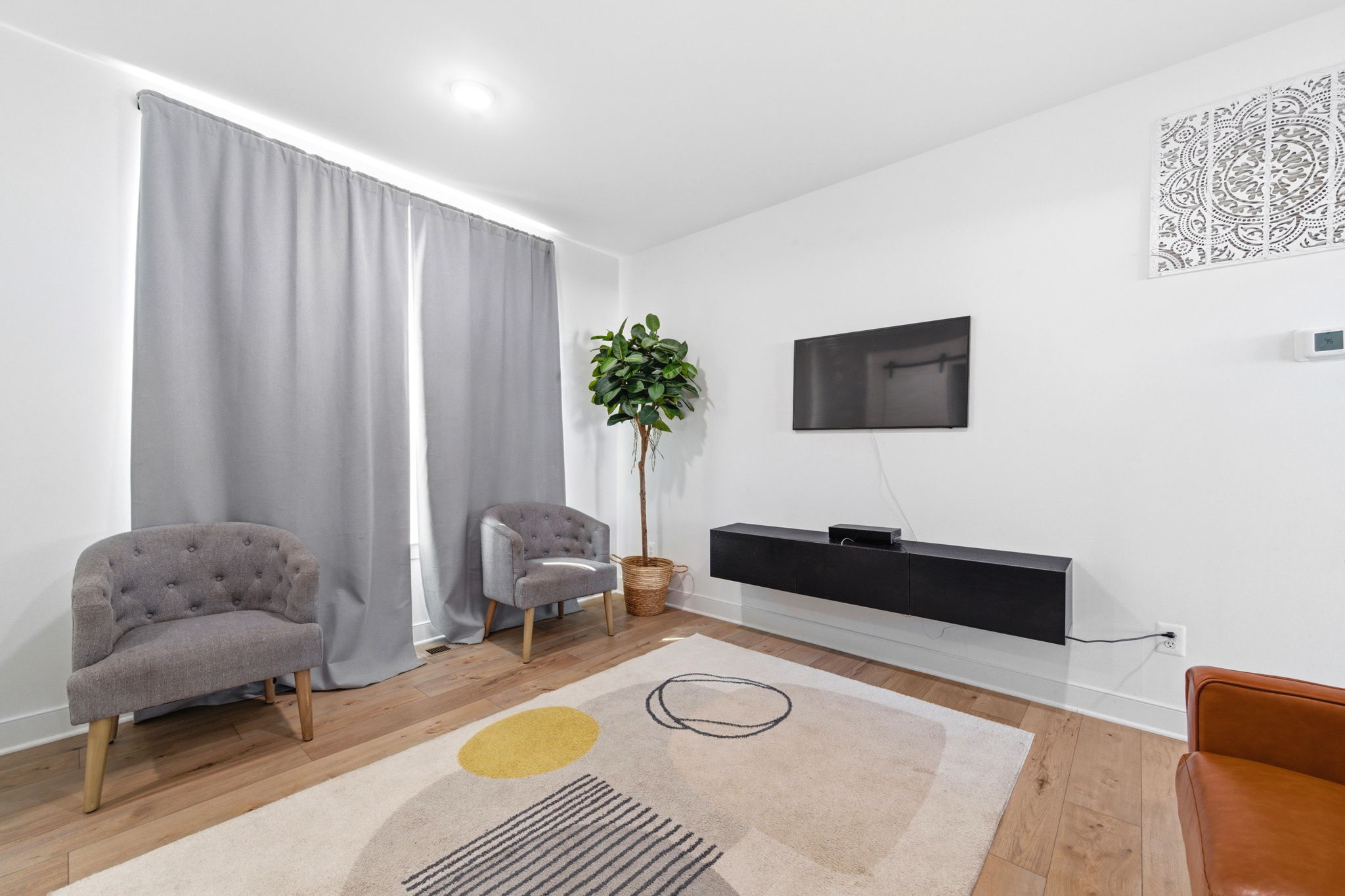 Interiors (8)