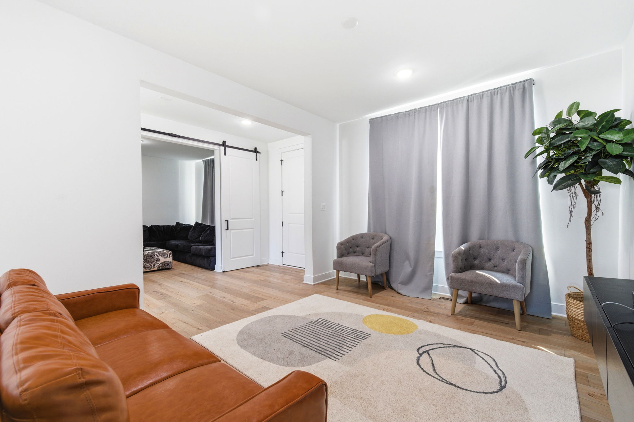 Interiors (9)