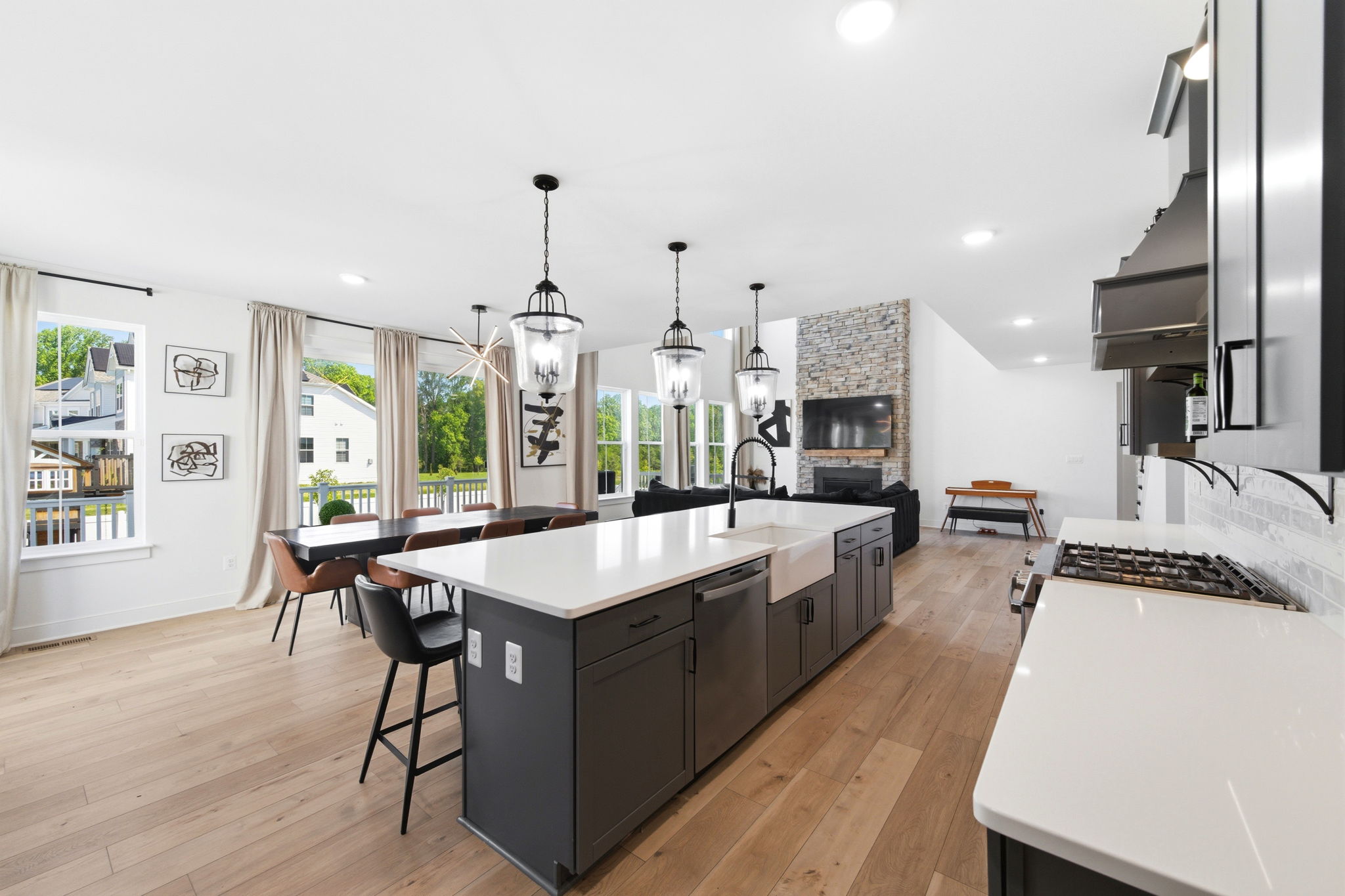 Interiors (25)