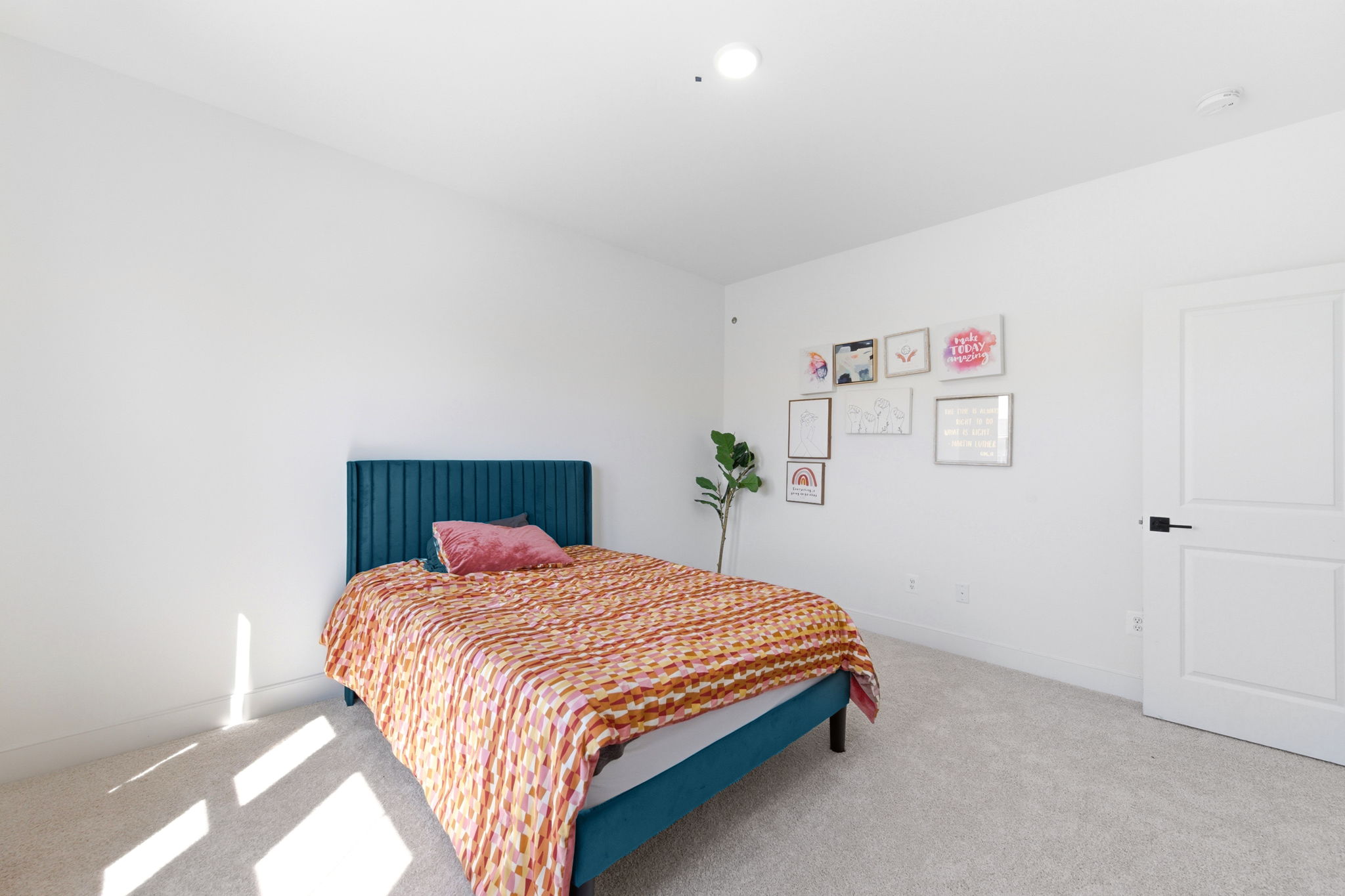 Interiors (69)