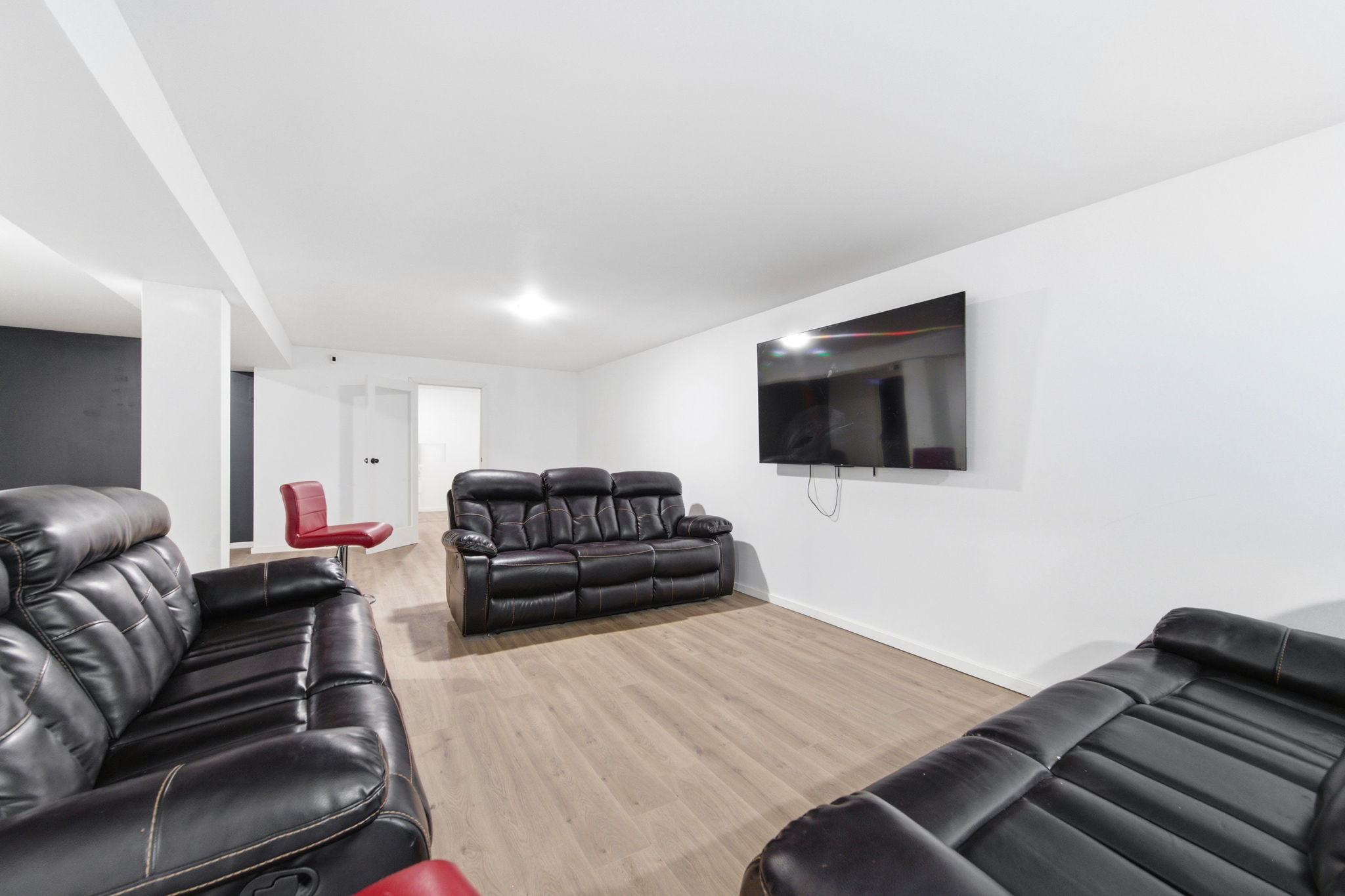 Interiors (73)