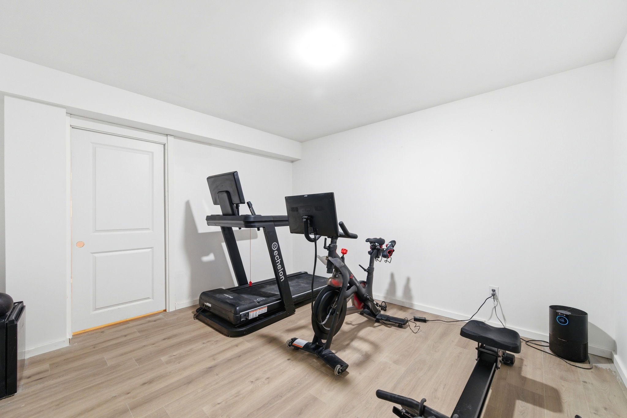 Interiors (77)
