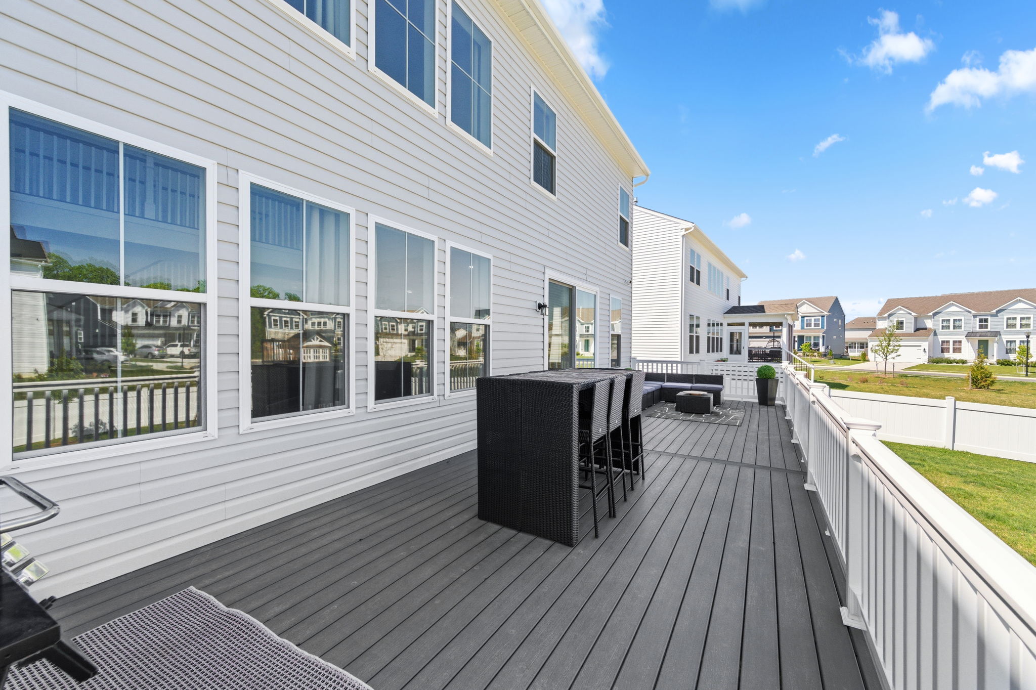 Rear Exteriors (4)