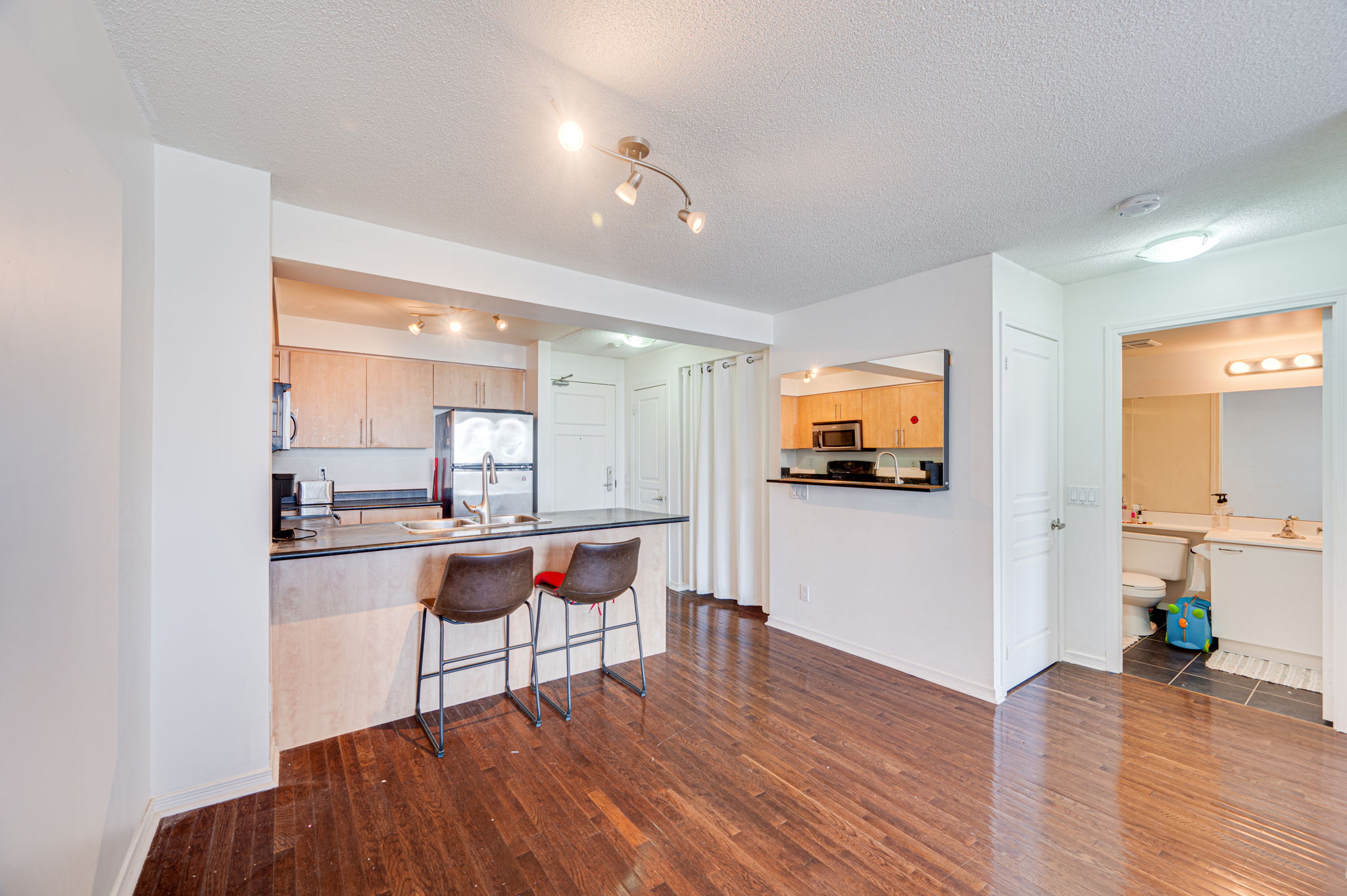 330 Red Maple Rd Unit 1002 Richmond Hill, ON L4C 0T6