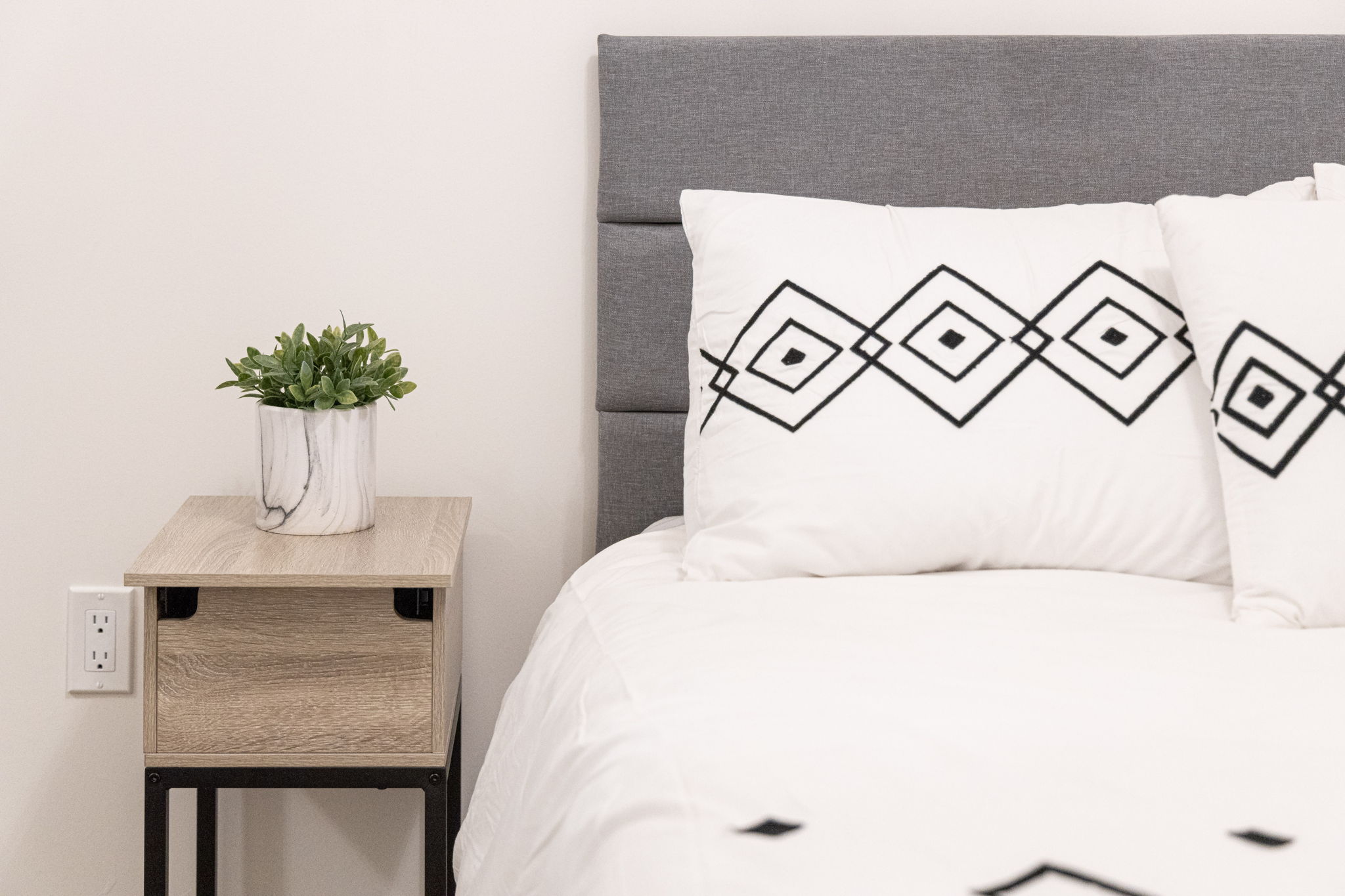 Toronto property showcase — delivered property photograph 25