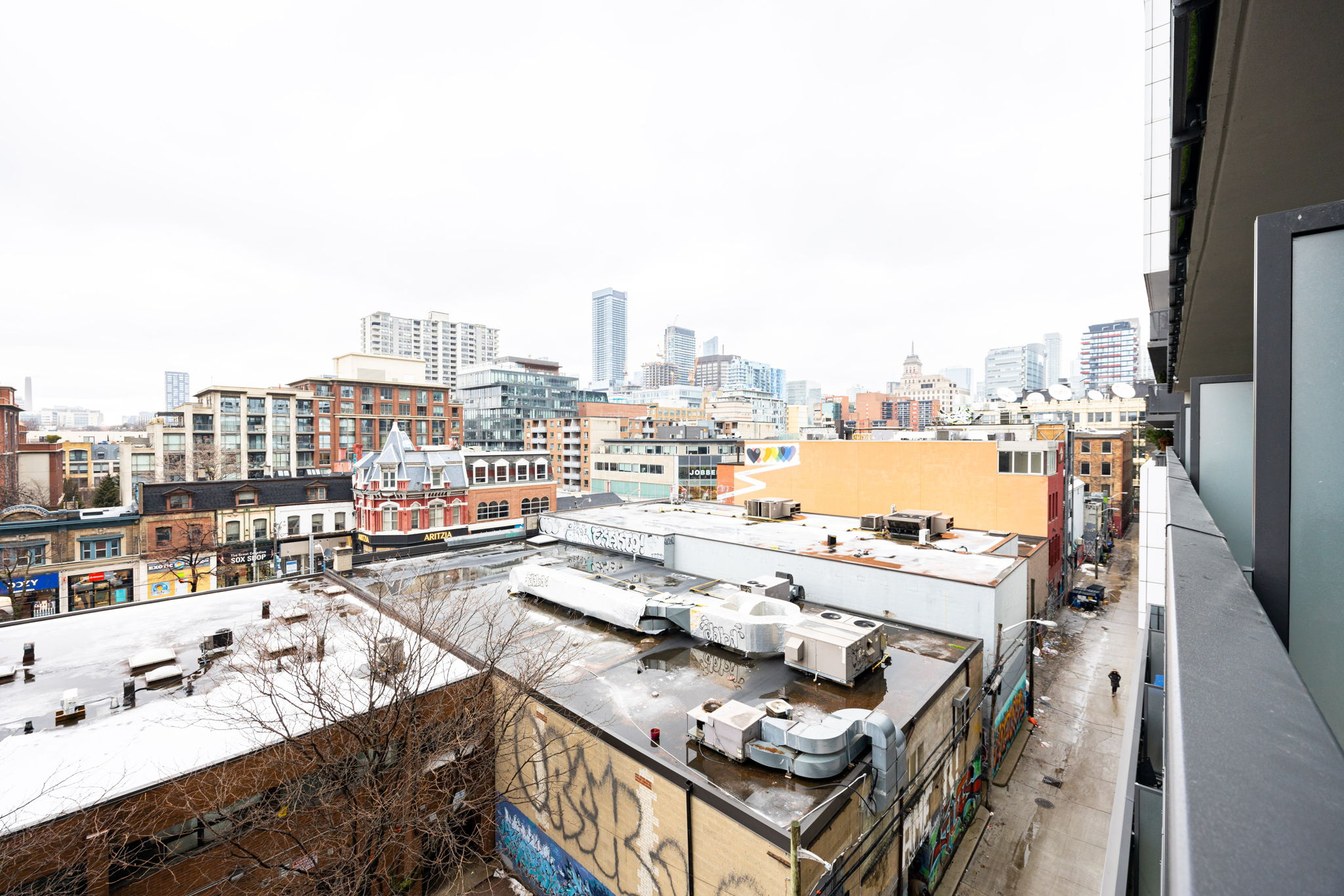 Toronto property showcase — delivered property photograph 33