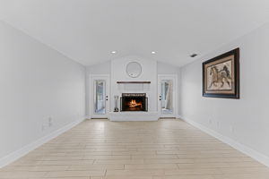  Photo 48