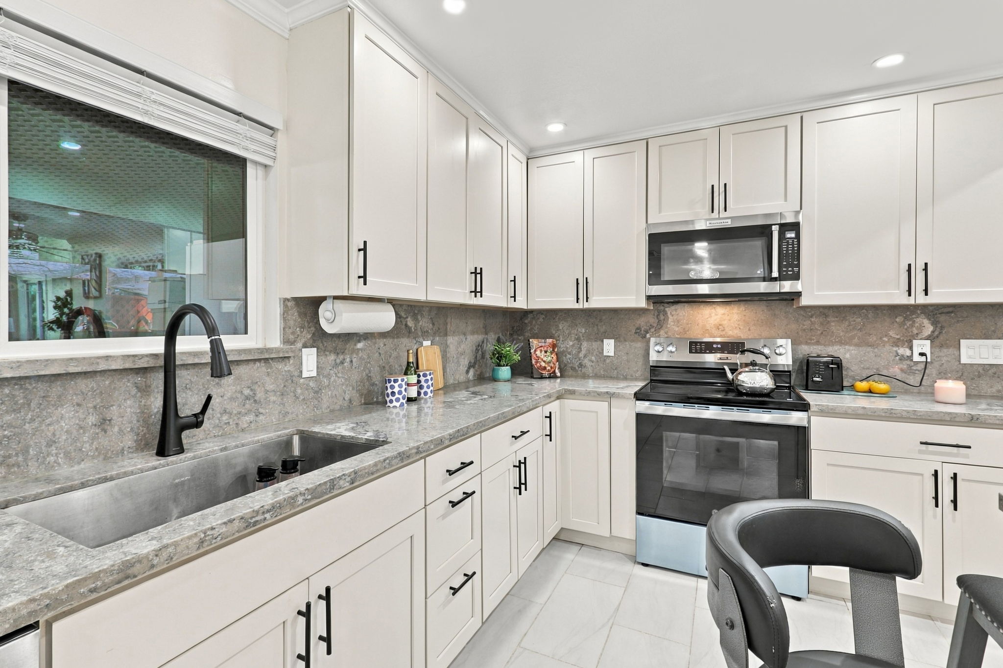 016_F8_330 Ryegate Ct