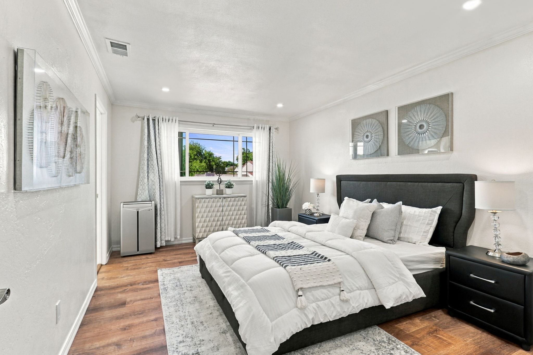 025_F8_330 Ryegate Ct
