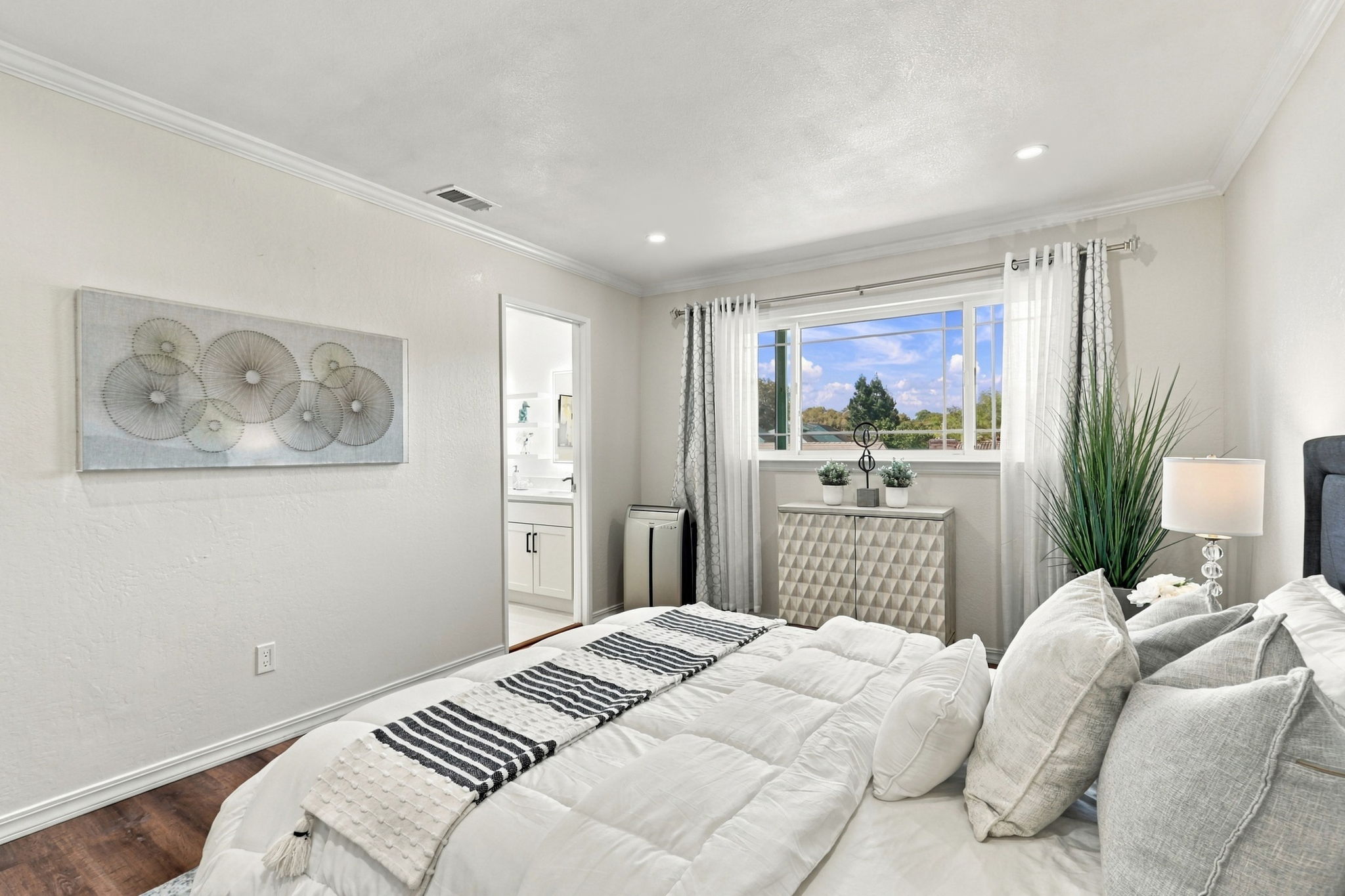 026_F8_330 Ryegate Ct