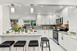 019_F8_330 Ryegate Ct