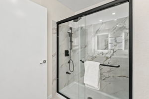037_F8_330 Ryegate Ct