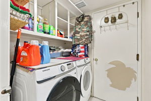 042_F8_330 Ryegate Ct