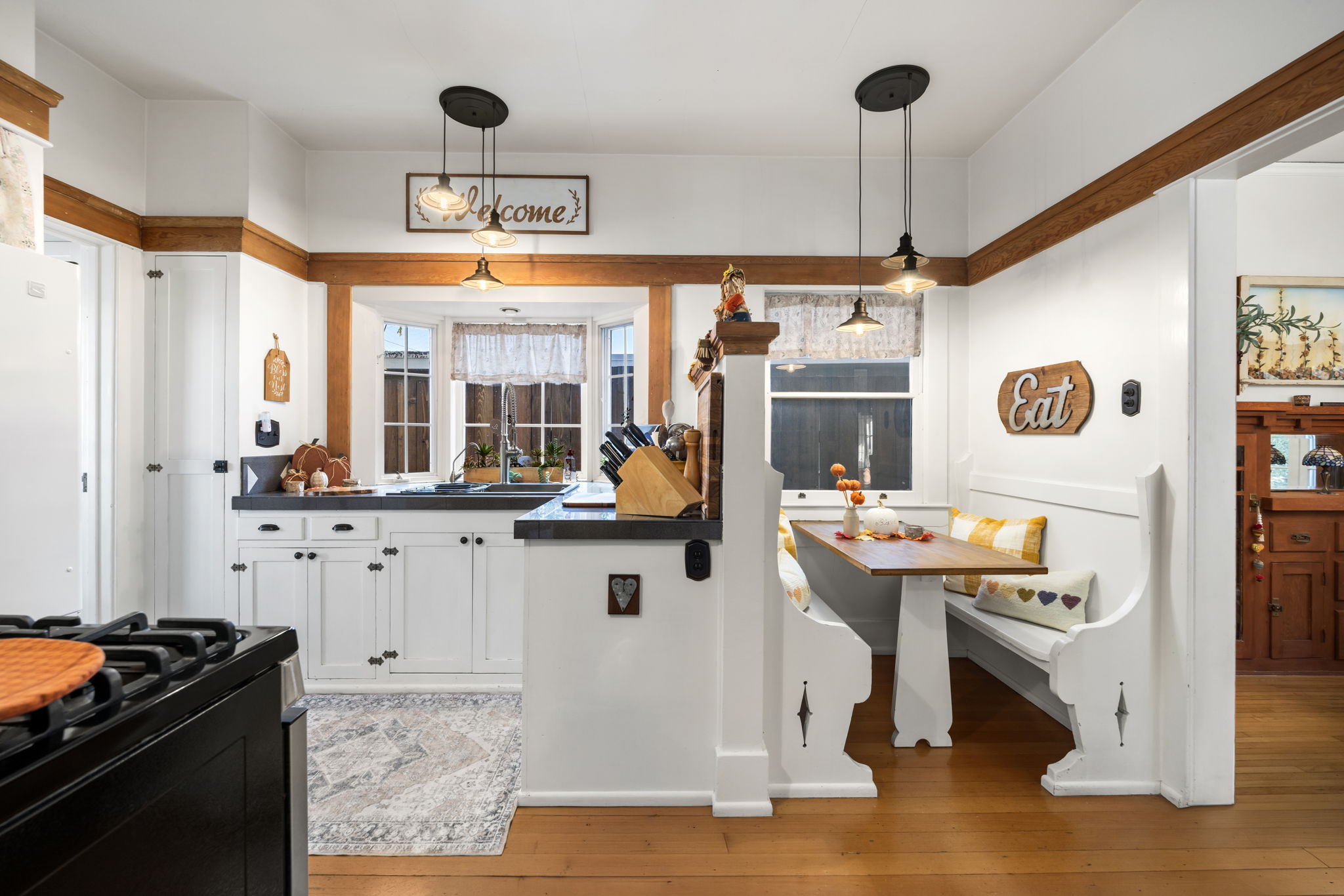 Kitchen & Breakfast Nook
