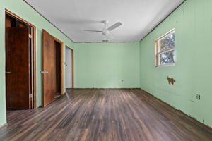  Photo 33