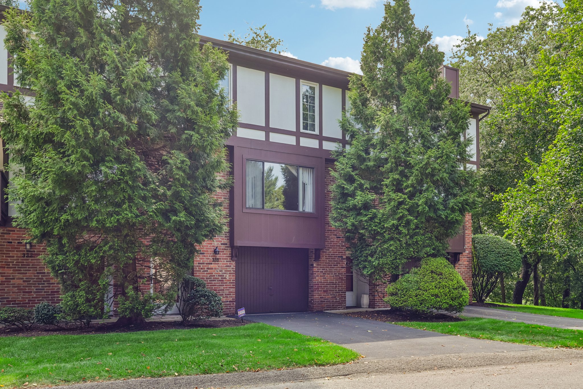 Woodbridge Dr-S0309-004.jpg
