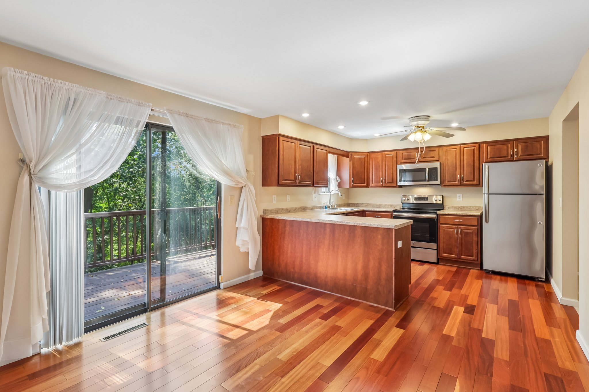 Woodbridge Dr-S0309-018.jpg