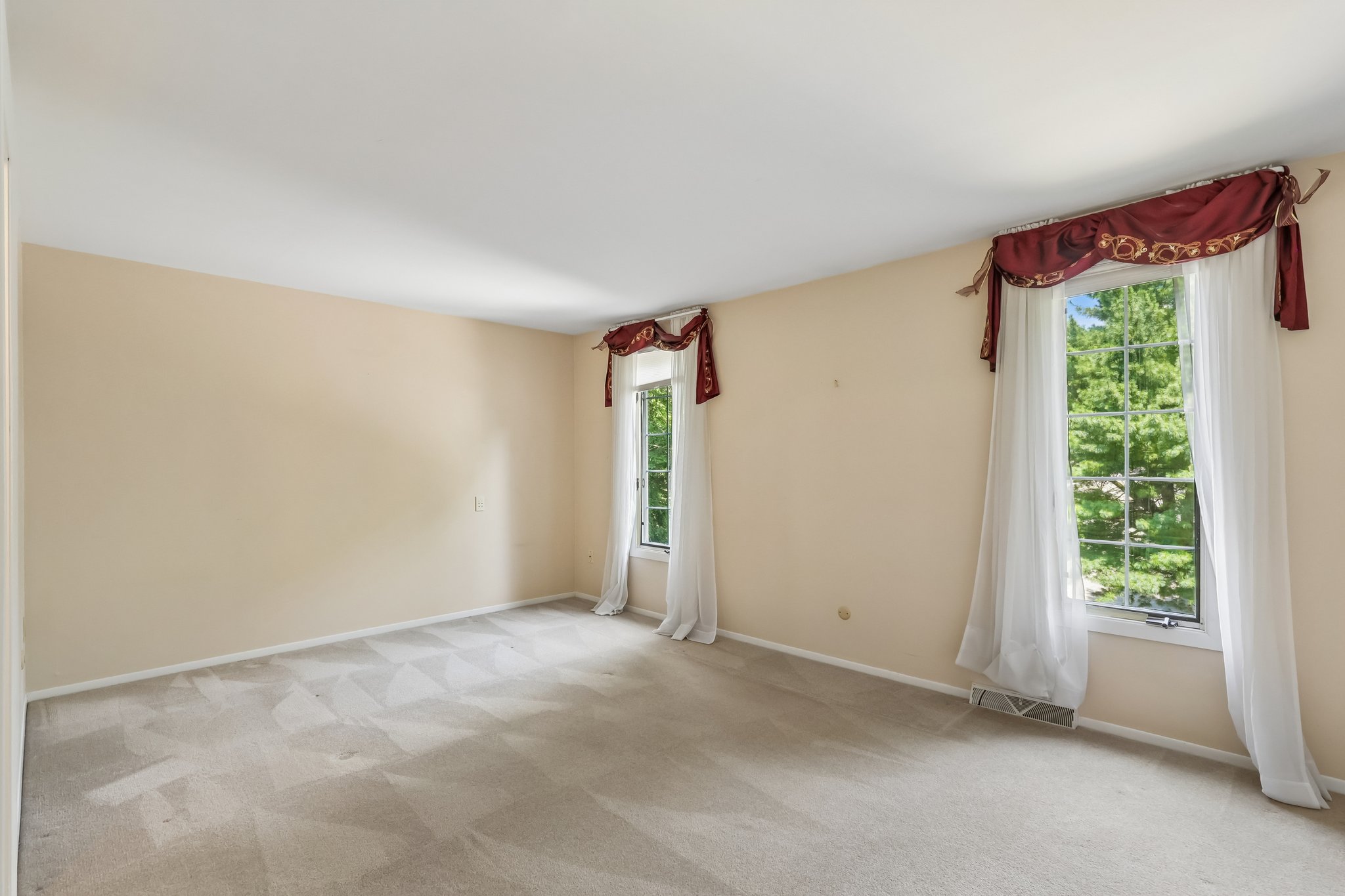 Woodbridge Dr-S0309-024.jpg