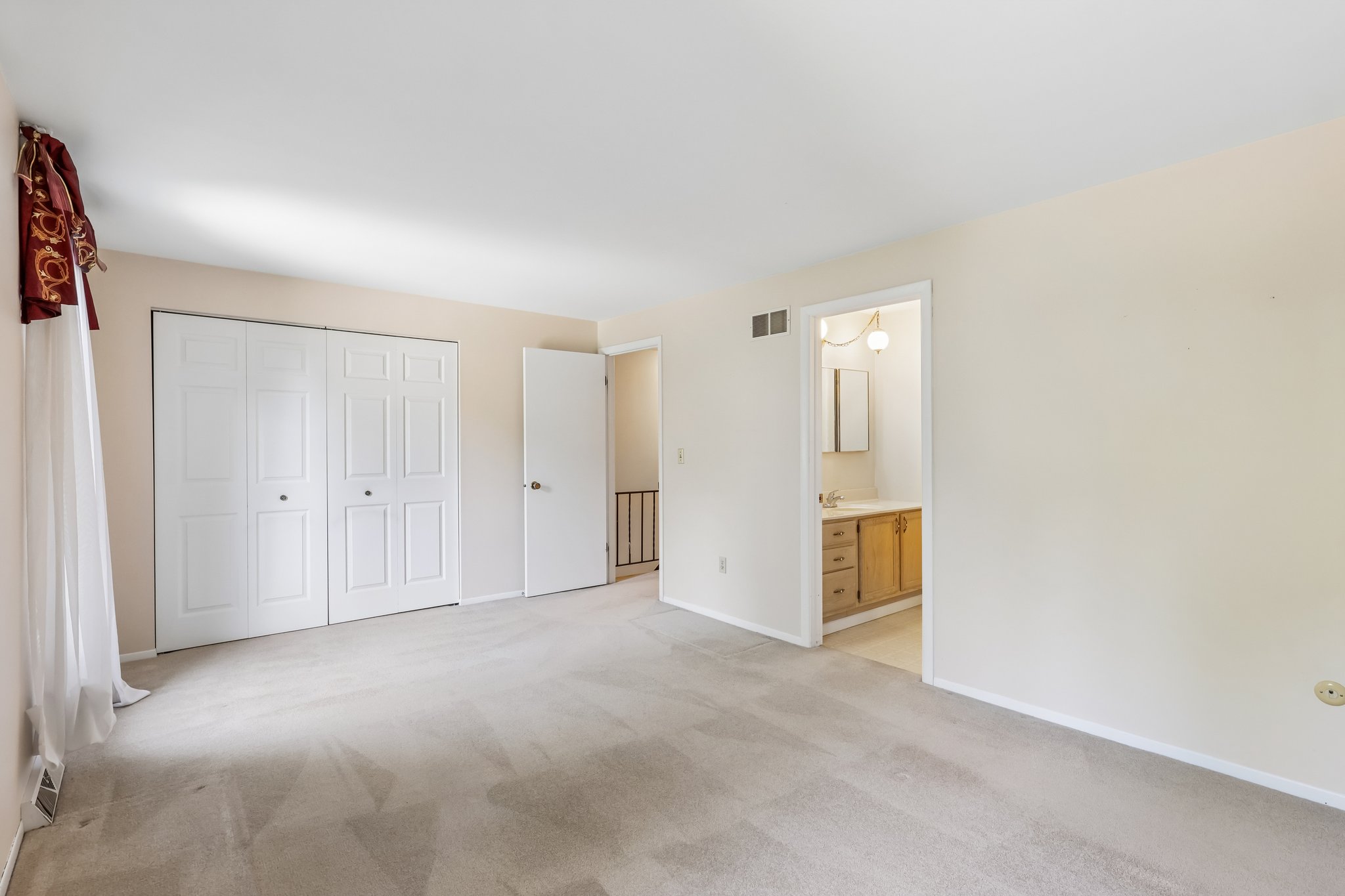 Woodbridge Dr-S0309-025.jpg