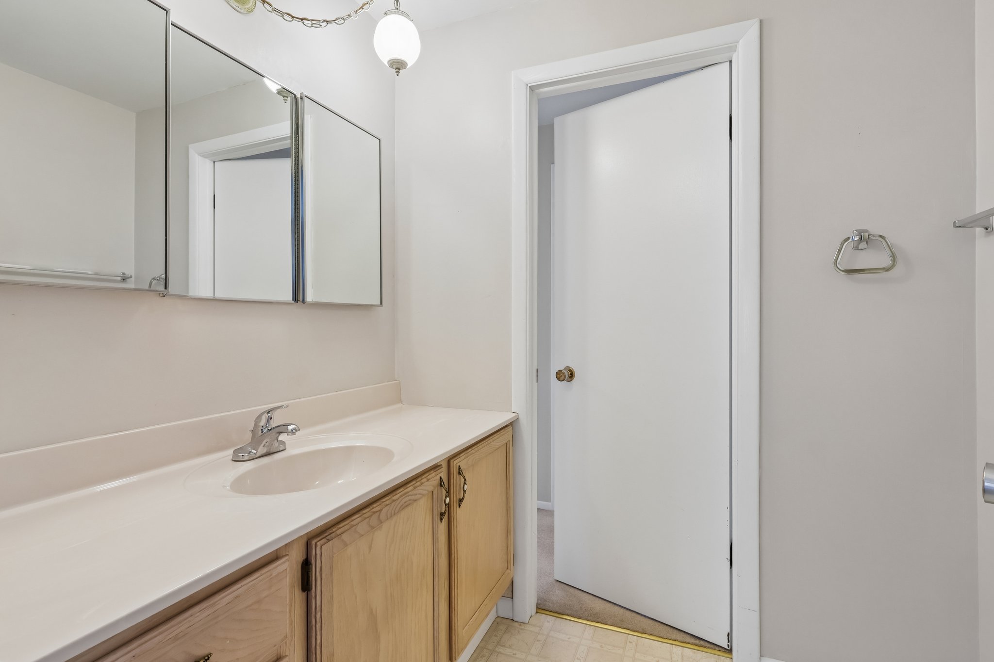 Woodbridge Dr-S0309-027.jpg