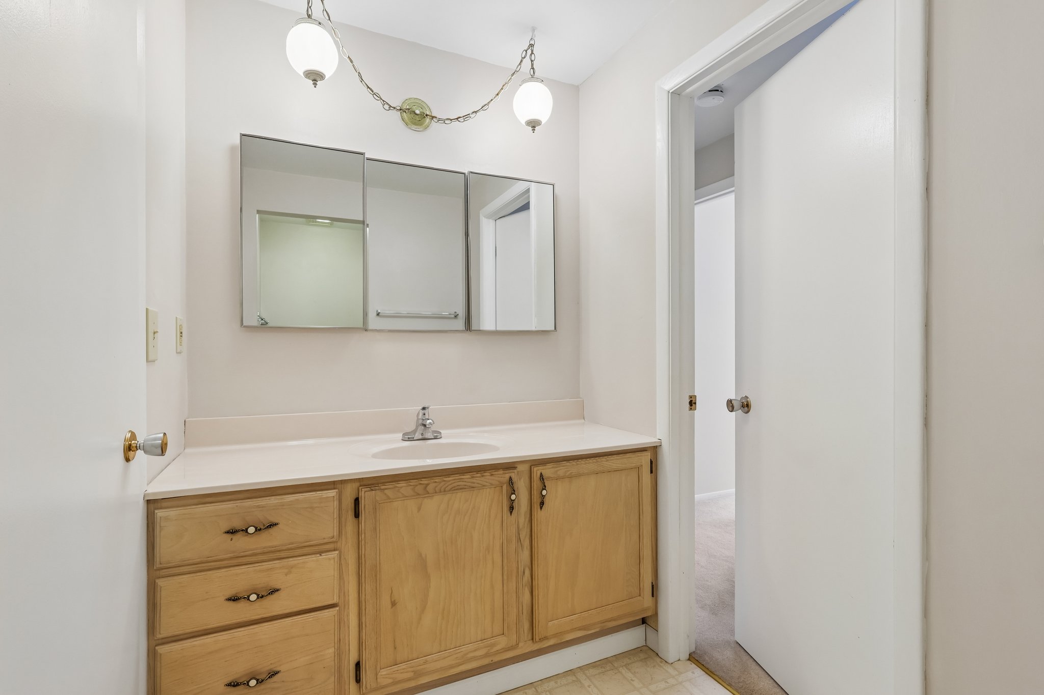 Woodbridge Dr-S0309-029.jpg