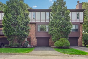 Woodbridge Dr-S0309-001.jpg