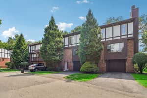 Woodbridge Dr-S0309-006.jpg