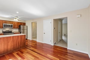 Woodbridge Dr-S0309-017.jpg