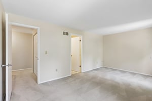 Woodbridge Dr-S0309-026.jpg