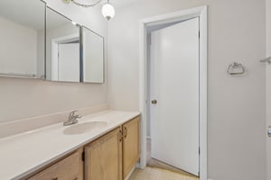 Woodbridge Dr-S0309-027.jpg