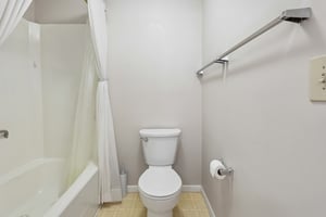 Woodbridge Dr-S0309-028.jpg