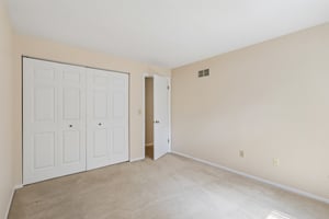 Woodbridge Dr-S0309-032.jpg