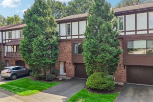 Woodbridge Dr-S0309-049.jpg