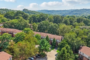 Woodbridge Dr-S0309-054.jpg