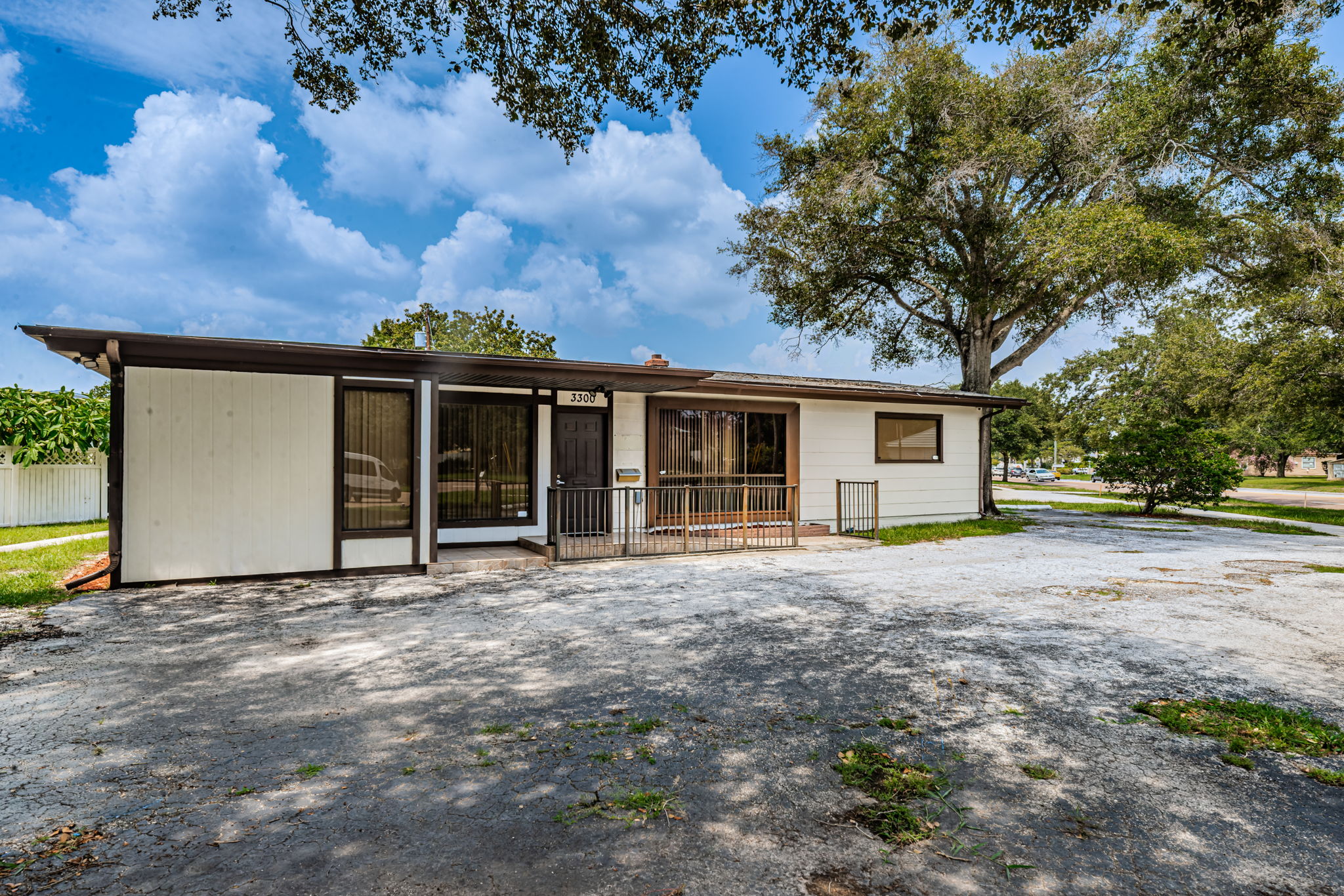 Front Exterior2-2
