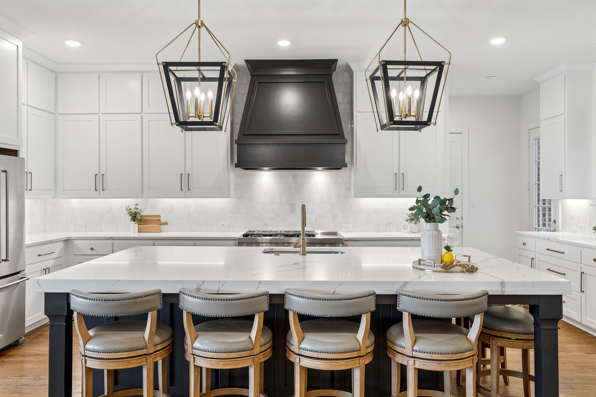 3300Crescent_005