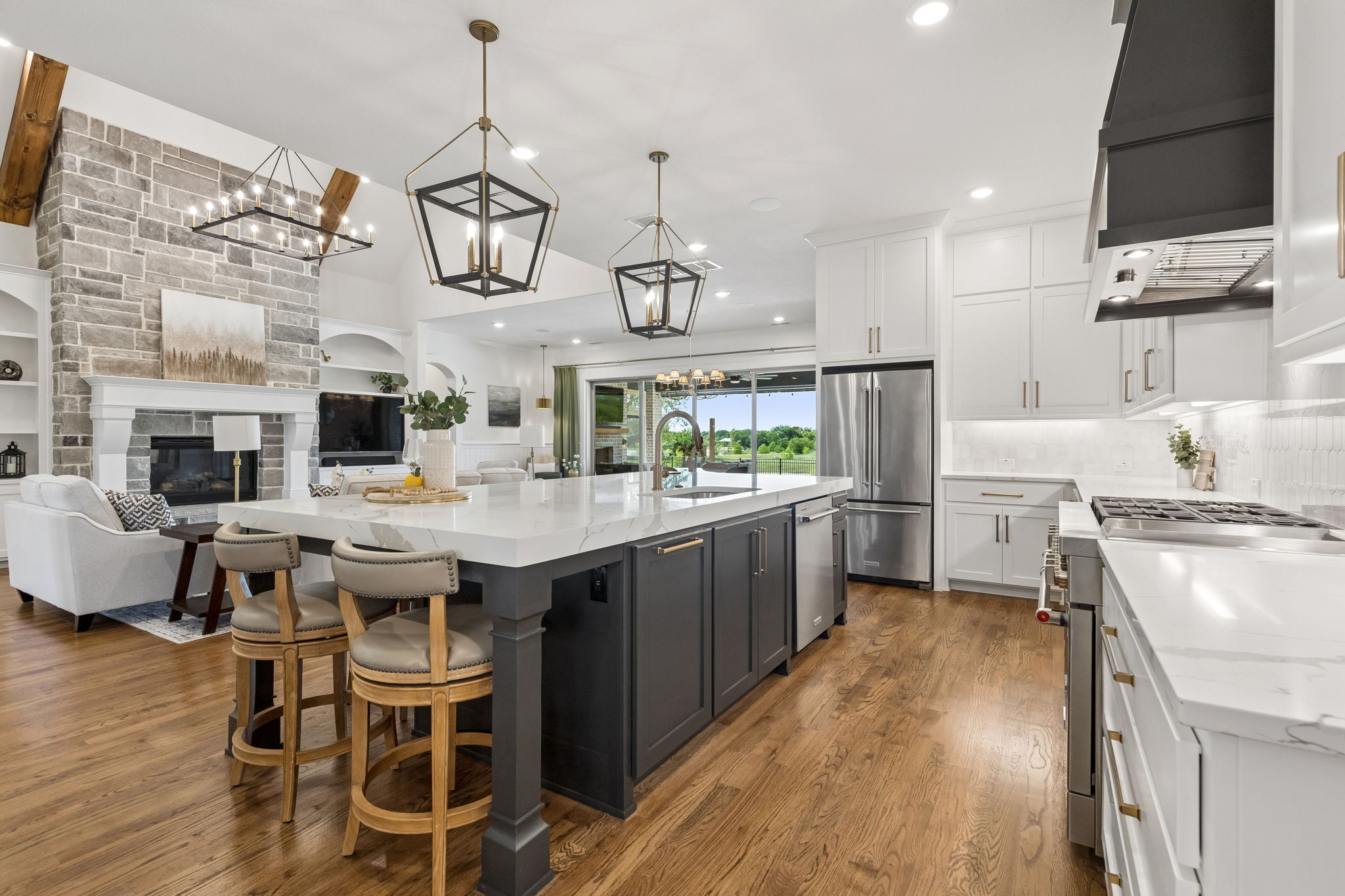 3300Crescent_020