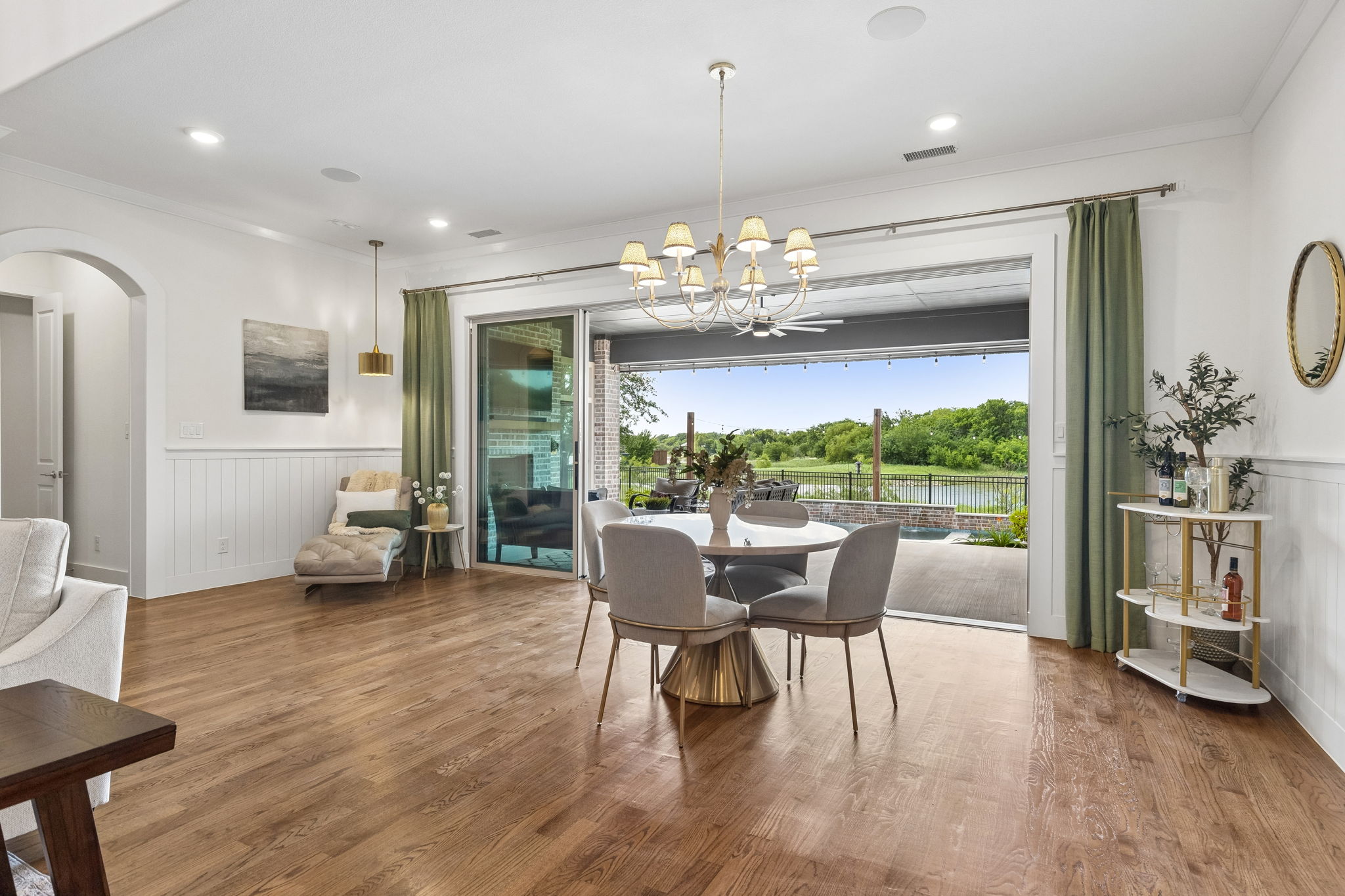 3300Crescent_023